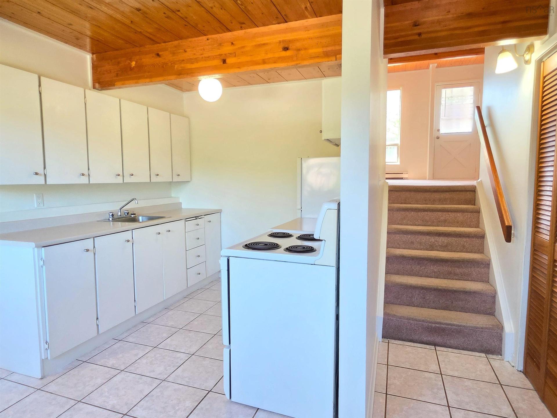 27 Drumdonald Road, Halifax, NS - Indoor Photo Showing Kitchen