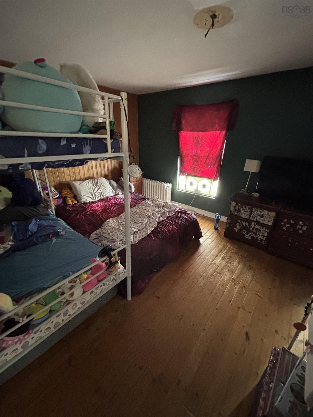 42 Clifford Street, North Sydney, NS - Indoor Photo Showing Bedroom