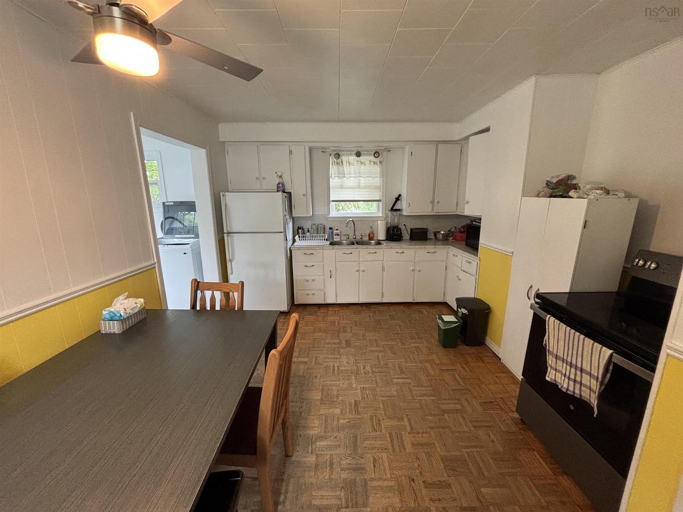 42 Clifford Street, North Sydney, NS - Indoor Photo Showing Kitchen