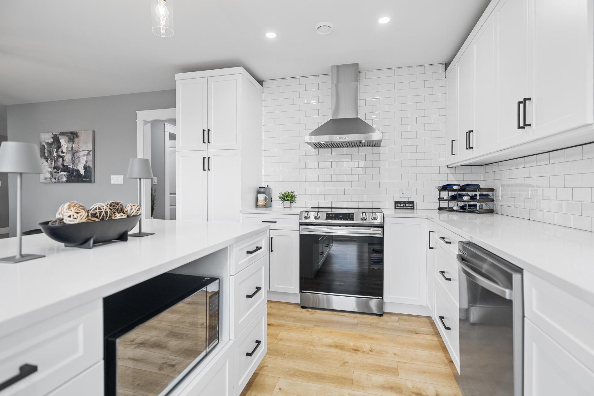 106 Kindred Avenue, Charlottetown, PE - Indoor Photo Showing Kitchen With Stainless Steel Kitchen With Upgraded Kitchen