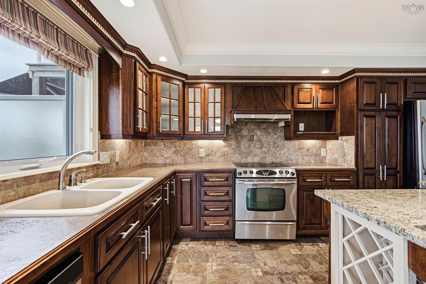 70 Bosun Run, Halifax, NS - Indoor Photo Showing Kitchen With Double Sink With Upgraded Kitchen