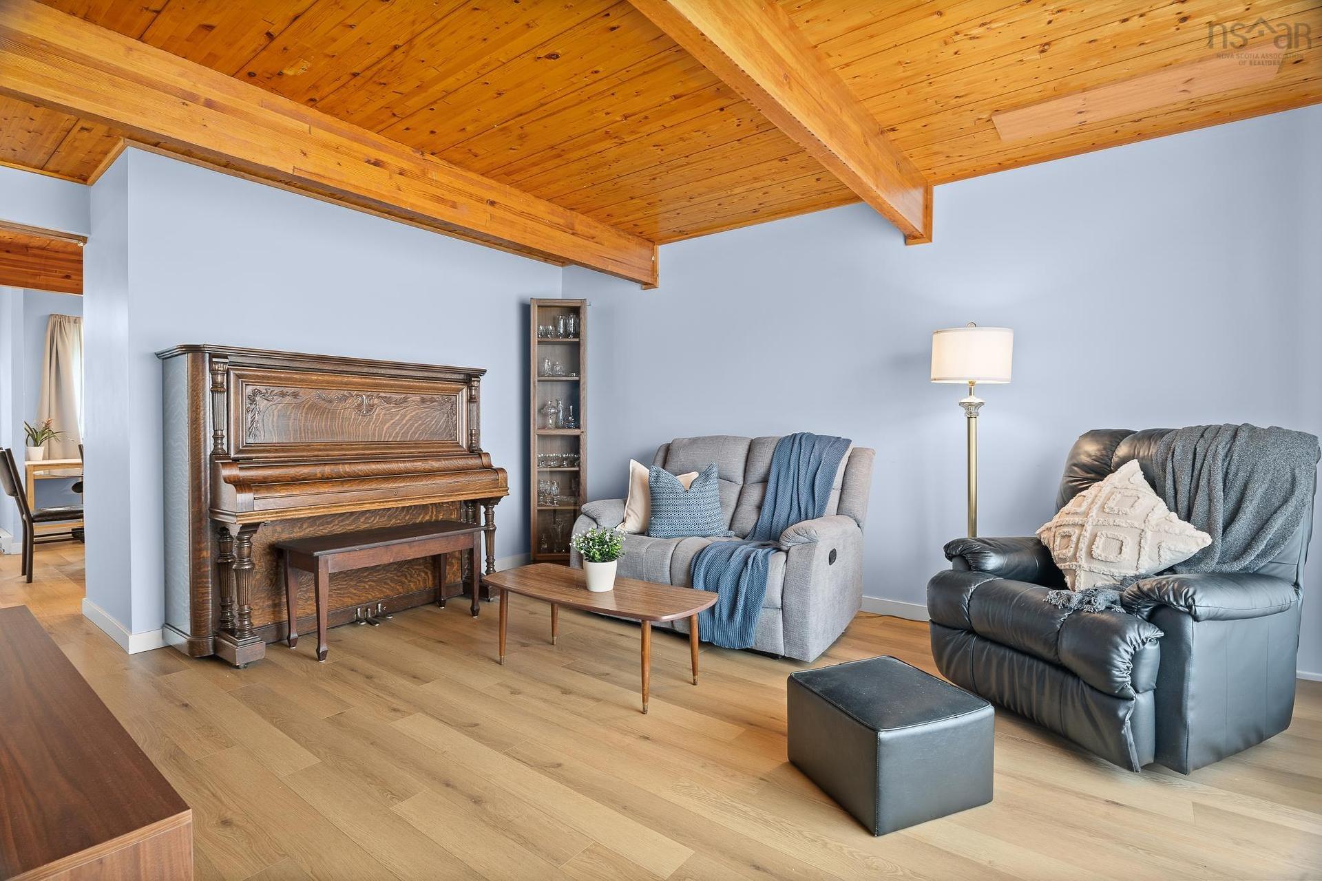 104 Bromley Road, Halifax, NS - Indoor Photo Showing Living Room
