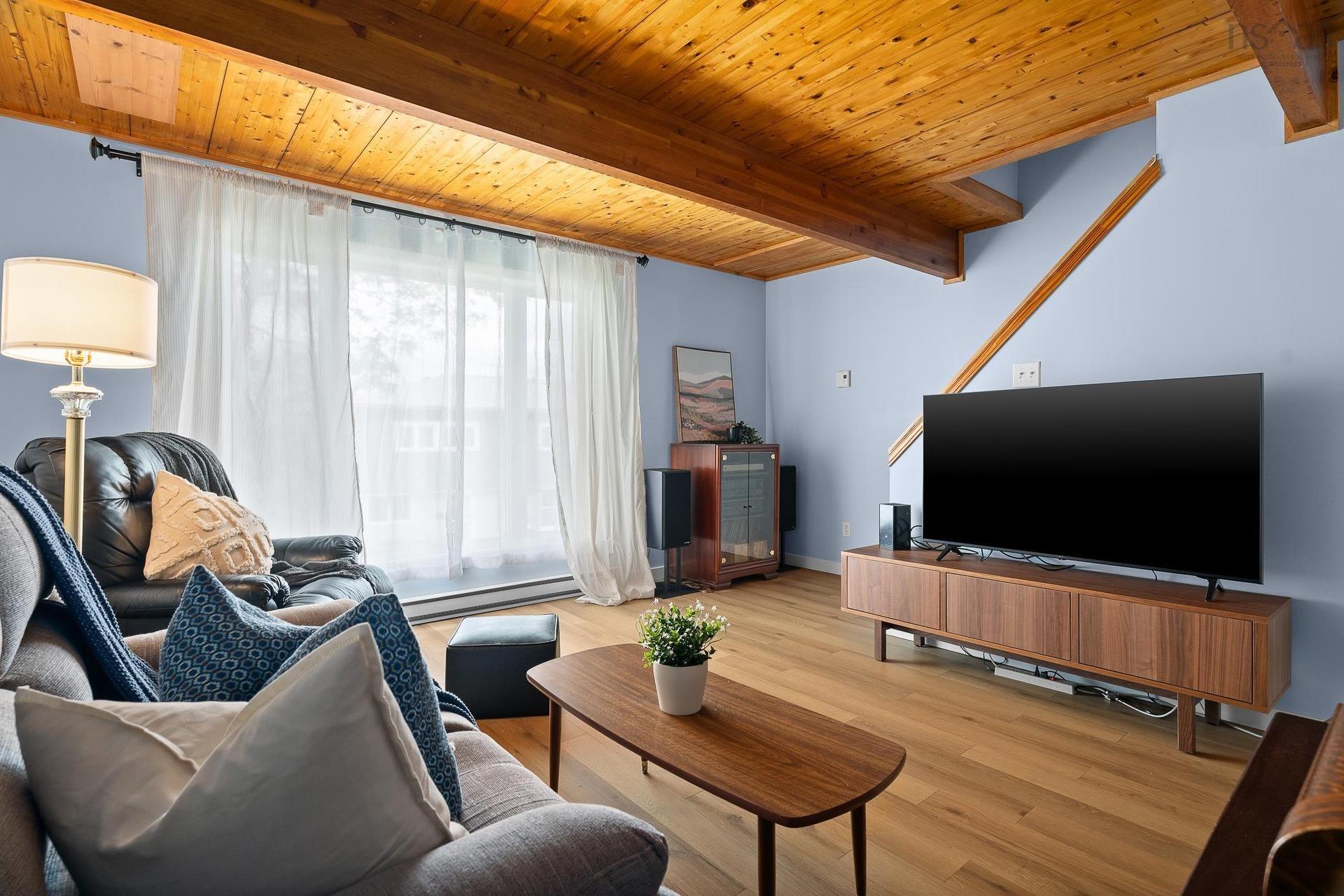 104 Bromley Road, Halifax, NS - Indoor Photo Showing Living Room