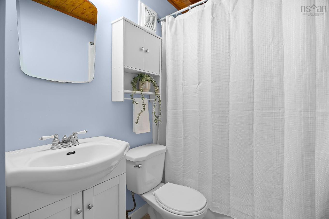 104 Bromley Road, Halifax, NS - Indoor Photo Showing Bathroom