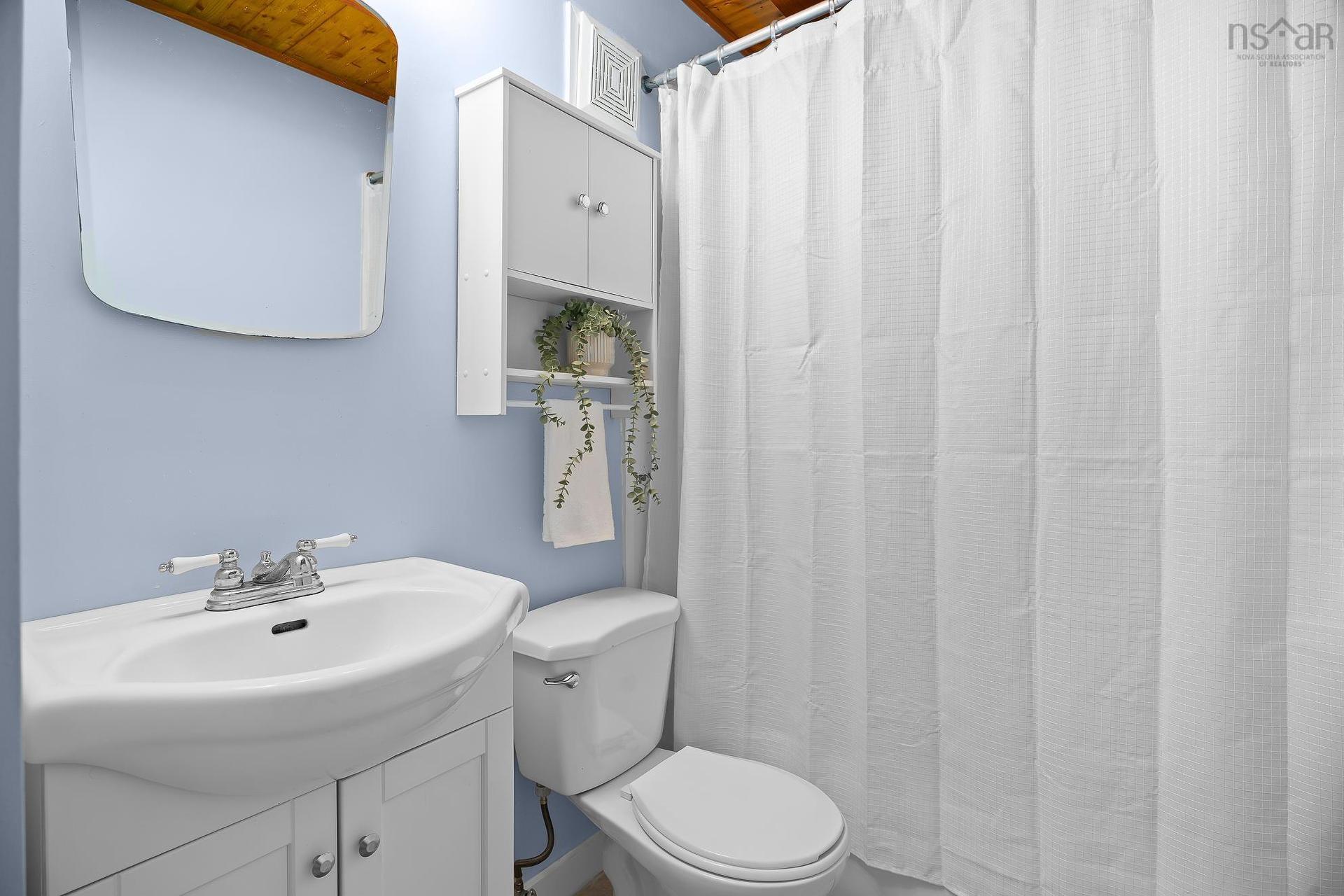 104 Bromley Road, Halifax, NS - Indoor Photo Showing Bathroom