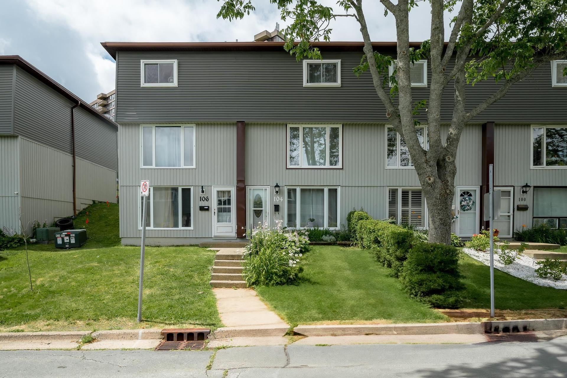 104 Bromley Road, Halifax, NS - Outdoor With Facade