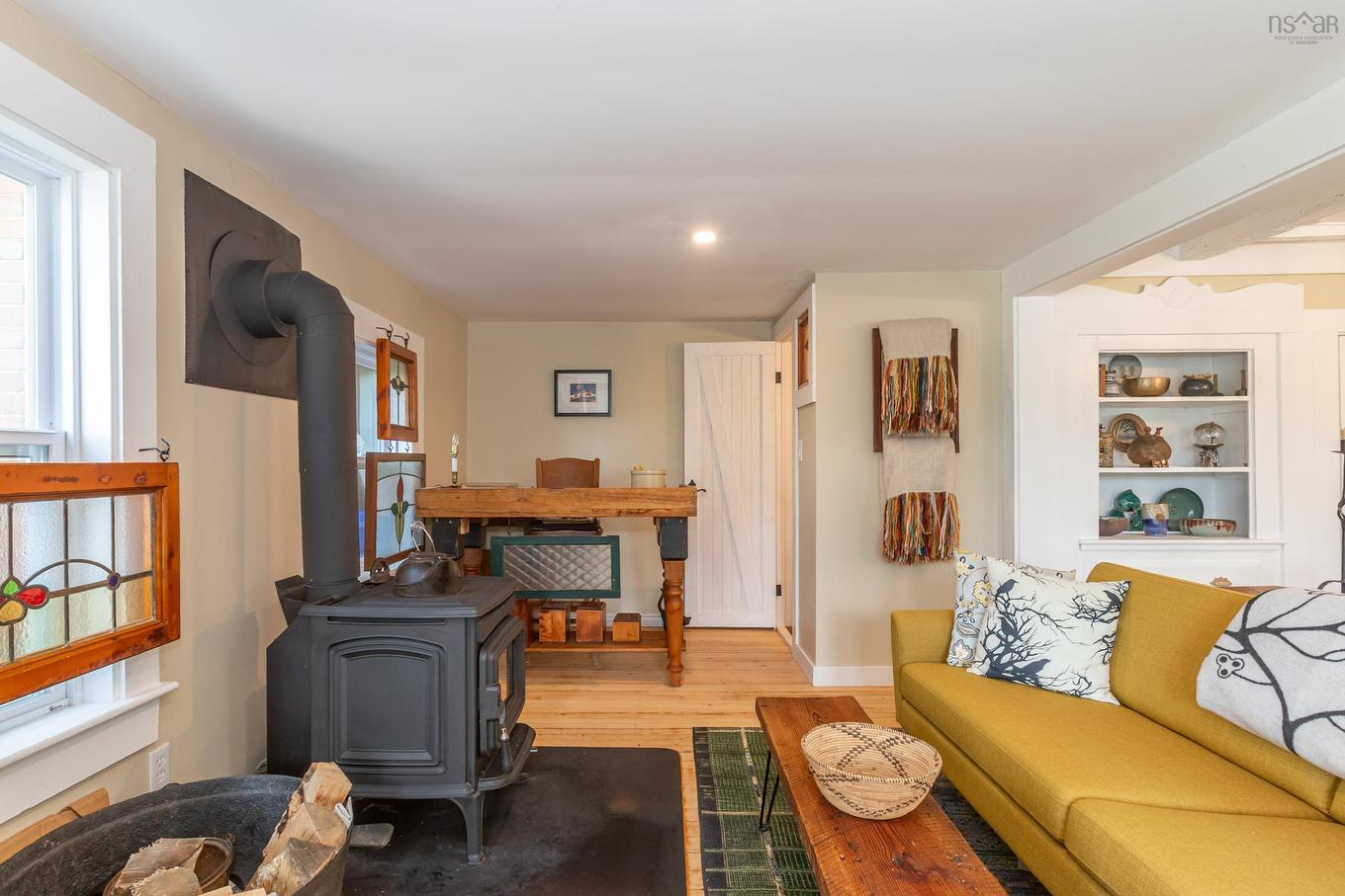 857 Granville Road, Victoria Beach, NS - Indoor Photo Showing Living Room