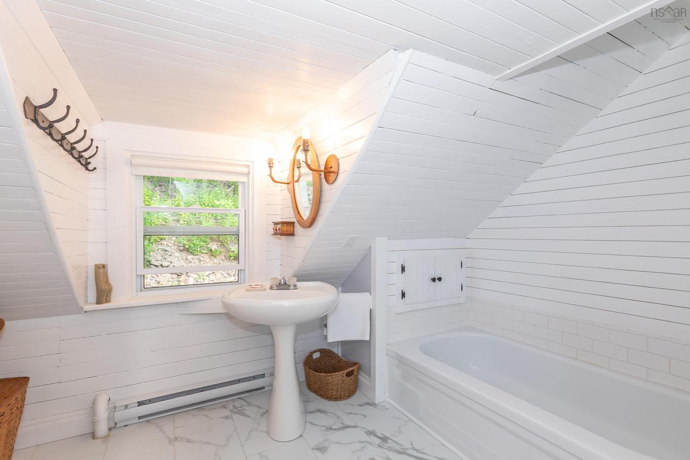 857 Granville Road, Victoria Beach, NS - Indoor Photo Showing Bathroom
