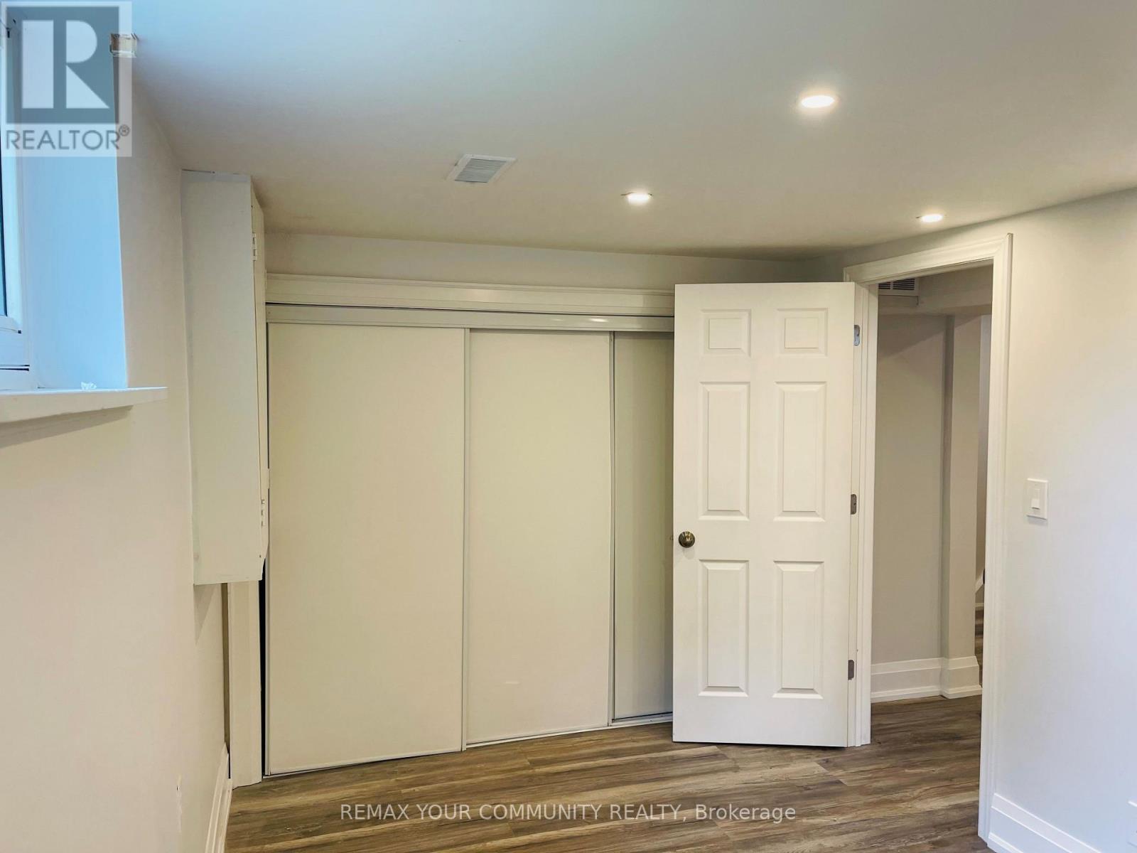 32 Kitimat Crescent, Aurora, ON - Indoor Photo Showing Other Room