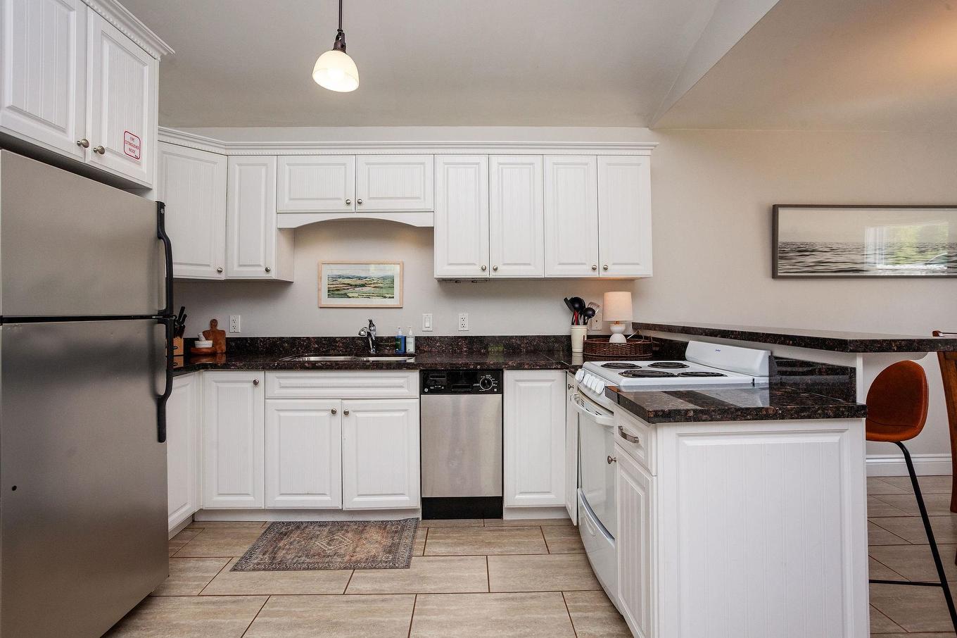 22 170 Schoolhouse Lane, Stanley Bridge, PE - Indoor Photo Showing Kitchen