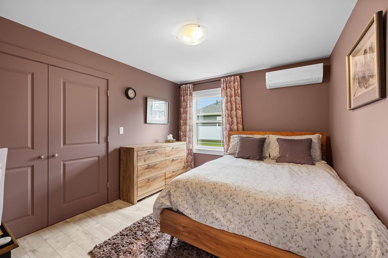 74 Mill Pond Lane, Cornwall, PE - Indoor Photo Showing Bedroom