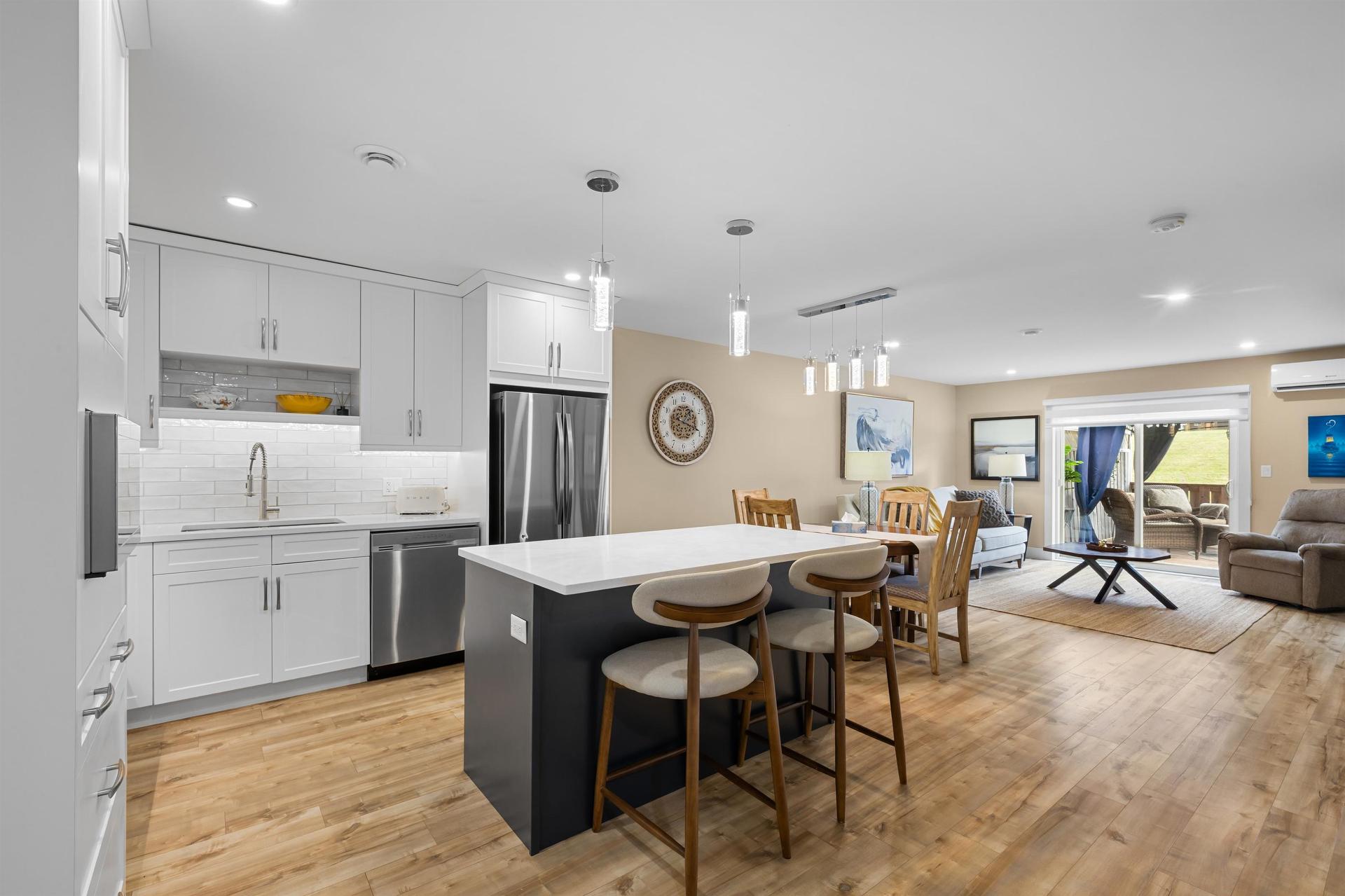 74 Mill Pond Lane, Cornwall, PE - Indoor Photo Showing Kitchen With Upgraded Kitchen