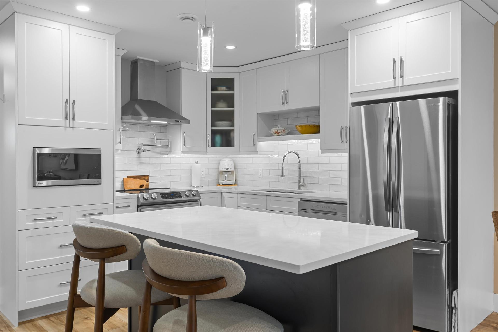 74 Mill Pond Lane, Cornwall, PE - Indoor Photo Showing Kitchen With Upgraded Kitchen