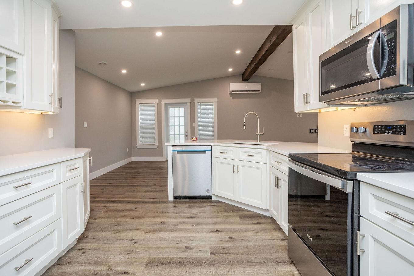 29 Alice Avenue, Charlottetown, PE - Indoor Photo Showing Kitchen With Stainless Steel Kitchen With Upgraded Kitchen