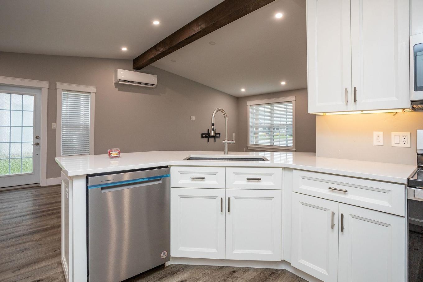 29 Alice Avenue, Charlottetown, PE - Indoor Photo Showing Kitchen