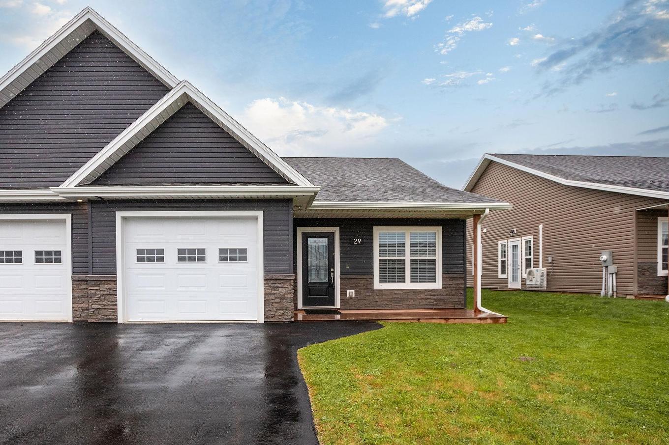 29 Alice Avenue, Charlottetown, PE - Outdoor With Facade
