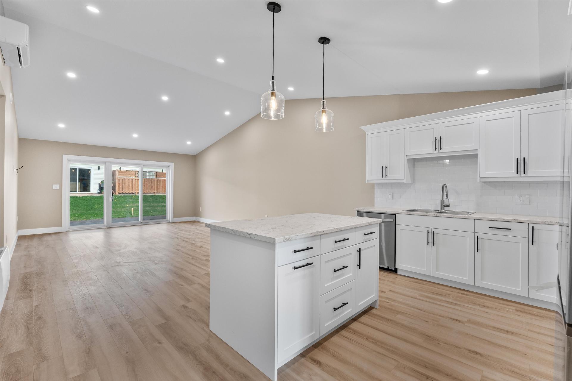 29 Loggie Drive, Summerside, PE - Indoor Photo Showing Kitchen With Upgraded Kitchen