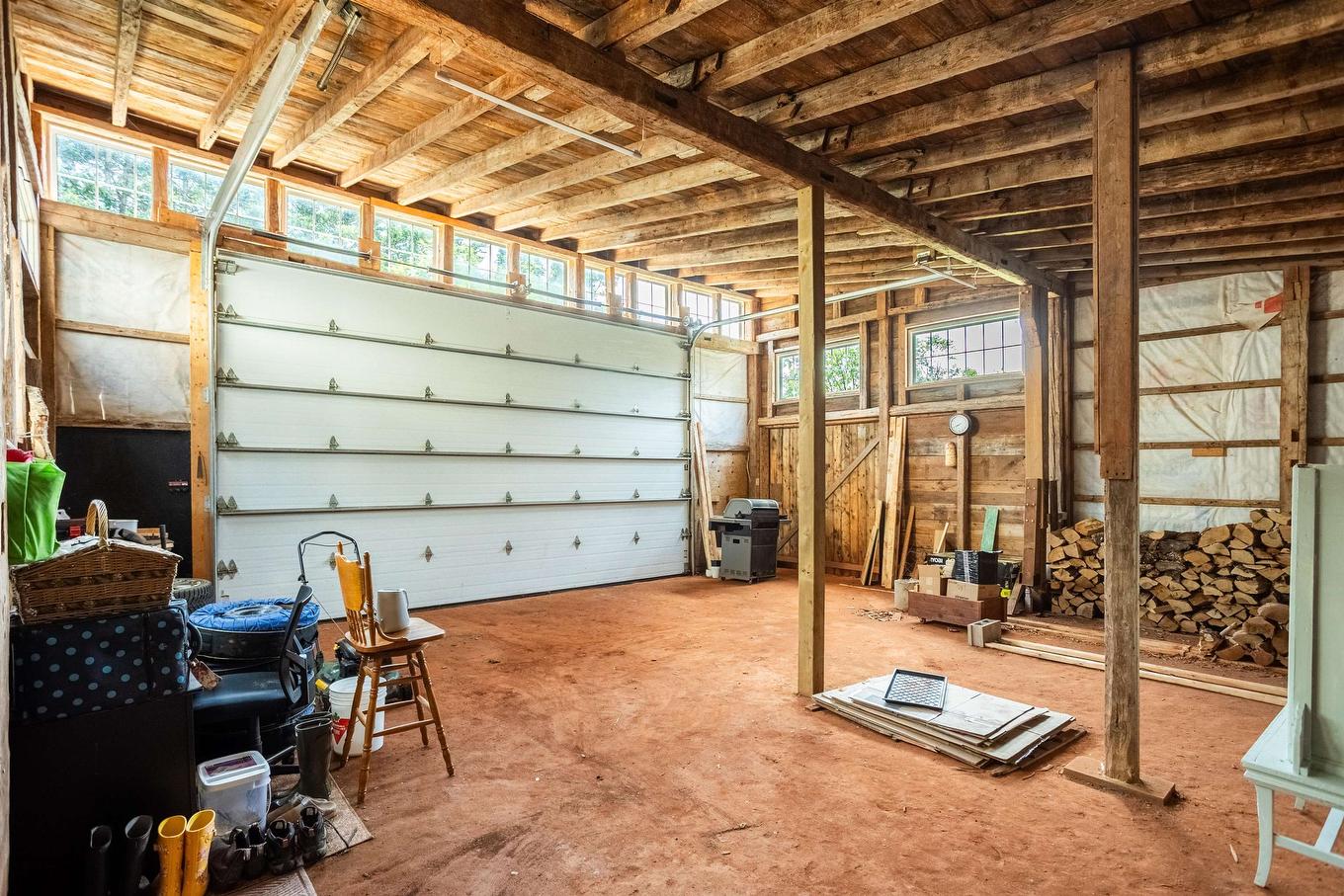 25 Bird'S Eye Drive, Rocky Point, PE - Indoor Photo Showing Garage