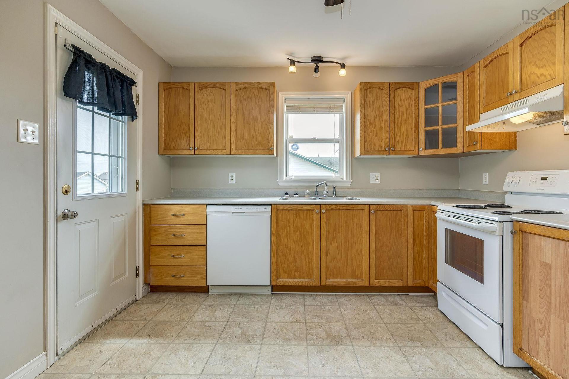 1 Jeep Crescent, Eastern Passage, NS - Indoor Photo Showing Kitchen