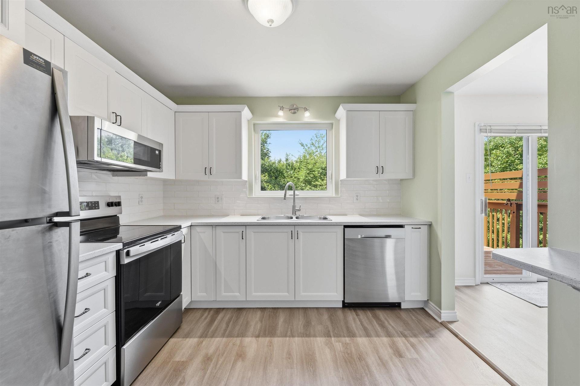 49 Albany Terrace, Cole Harbour, NS - Indoor Photo Showing Kitchen With Stainless Steel Kitchen With Double Sink With Upgraded Kitchen