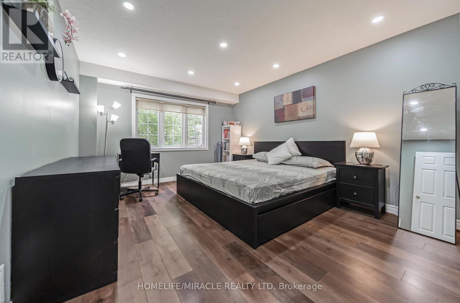 93 Lynch Circle, Guelph, ON - Indoor Photo Showing Bedroom