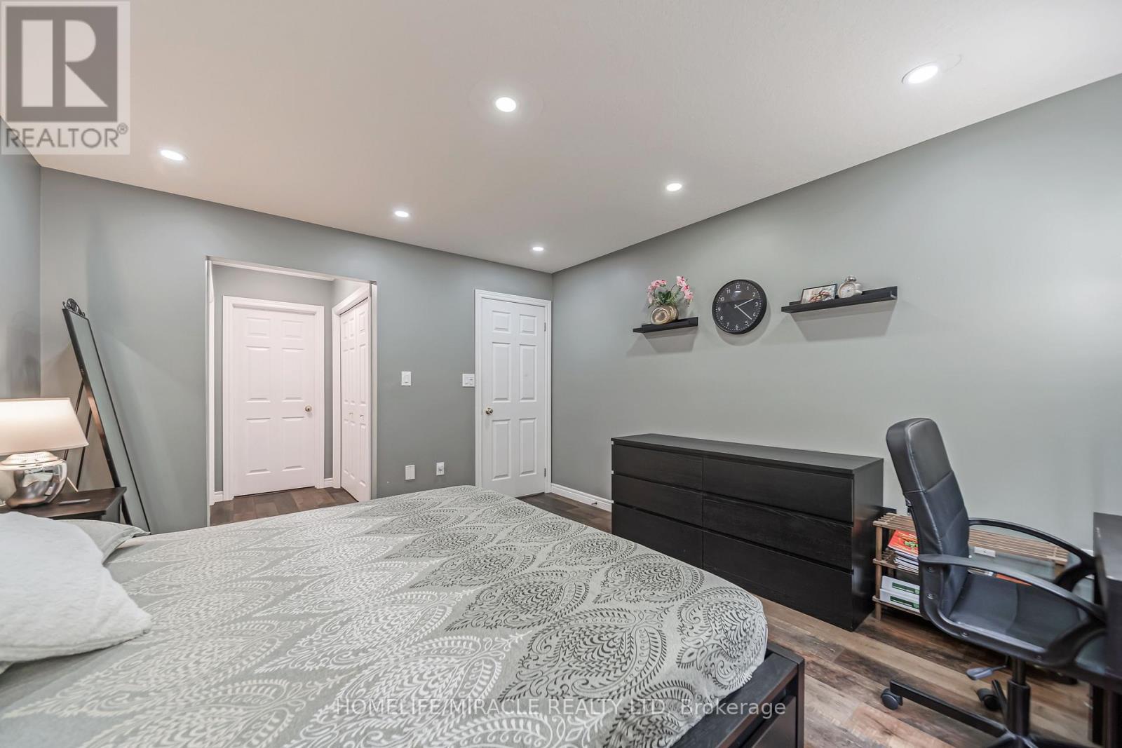 93 Lynch Circle, Guelph, ON - Indoor Photo Showing Bedroom