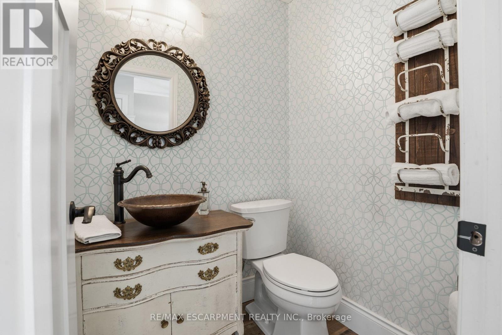 25 Brian Drive, Brant, ON - Indoor Photo Showing Bathroom