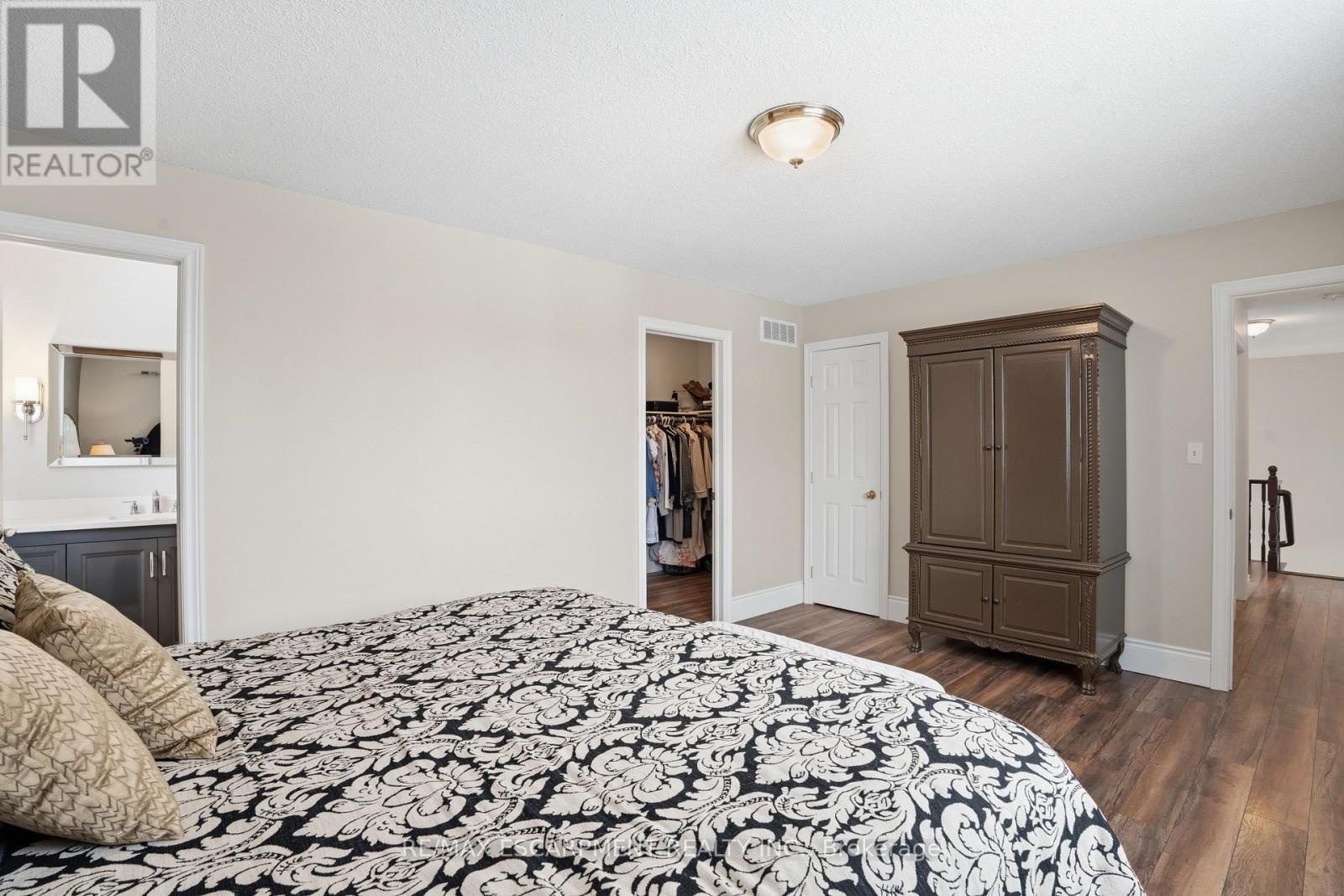 25 Brian Drive, Brant, ON - Indoor Photo Showing Bedroom