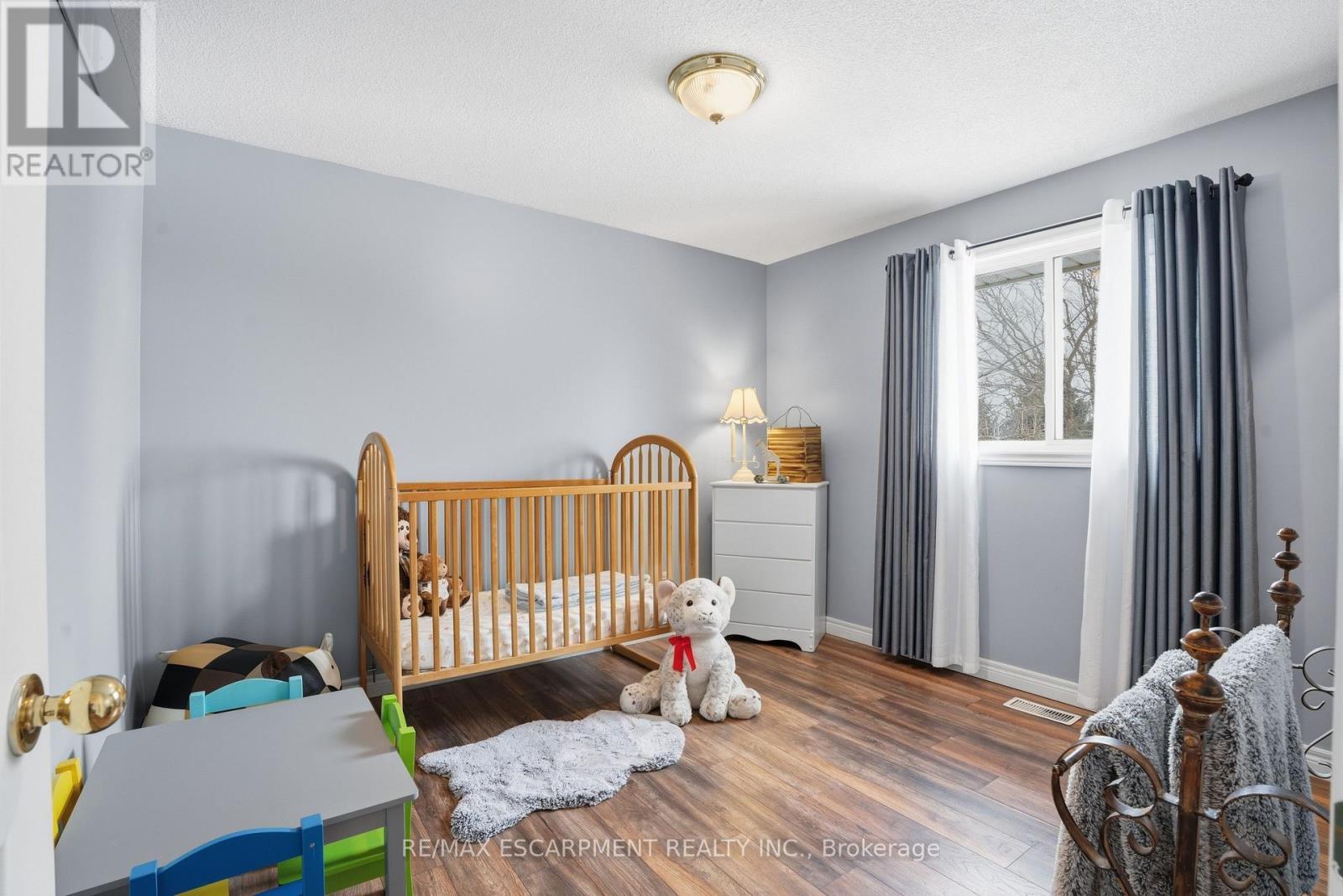 25 Brian Drive, Brant, ON - Indoor Photo Showing Bedroom