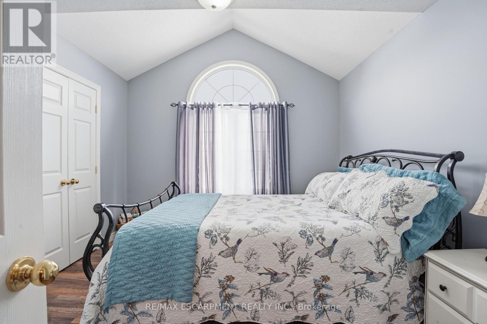 25 Brian Drive, Brant, ON - Indoor Photo Showing Bedroom