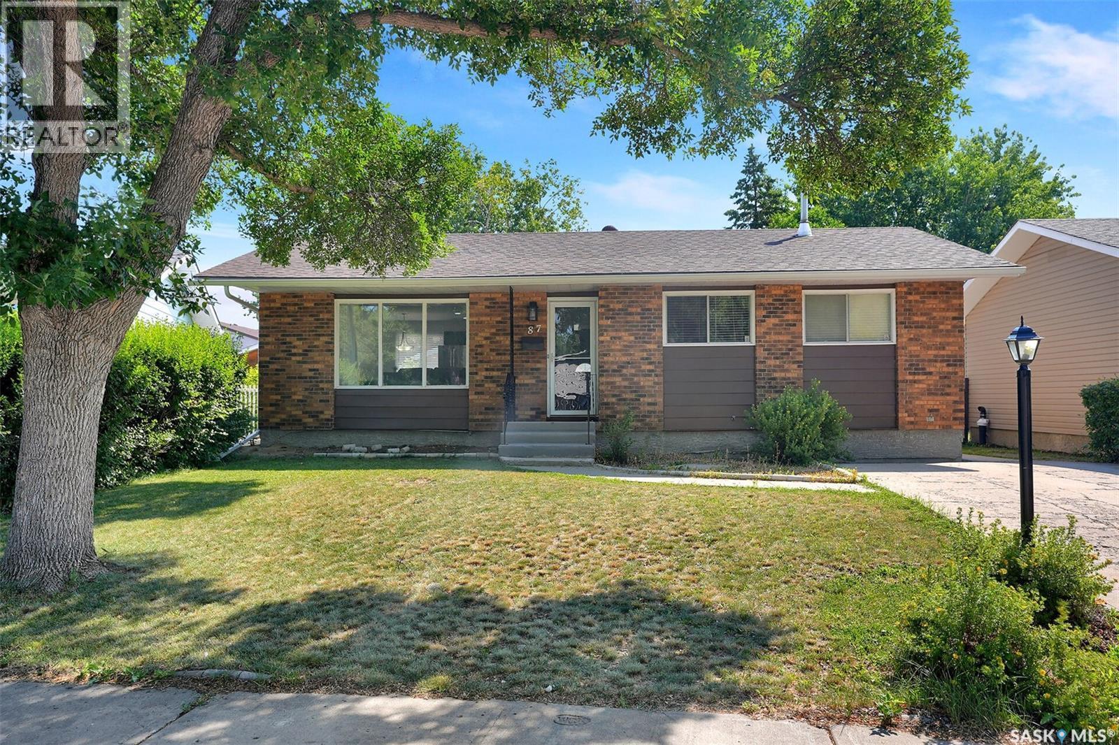 87 Hastings Crescent, Regina, SK - Outdoor