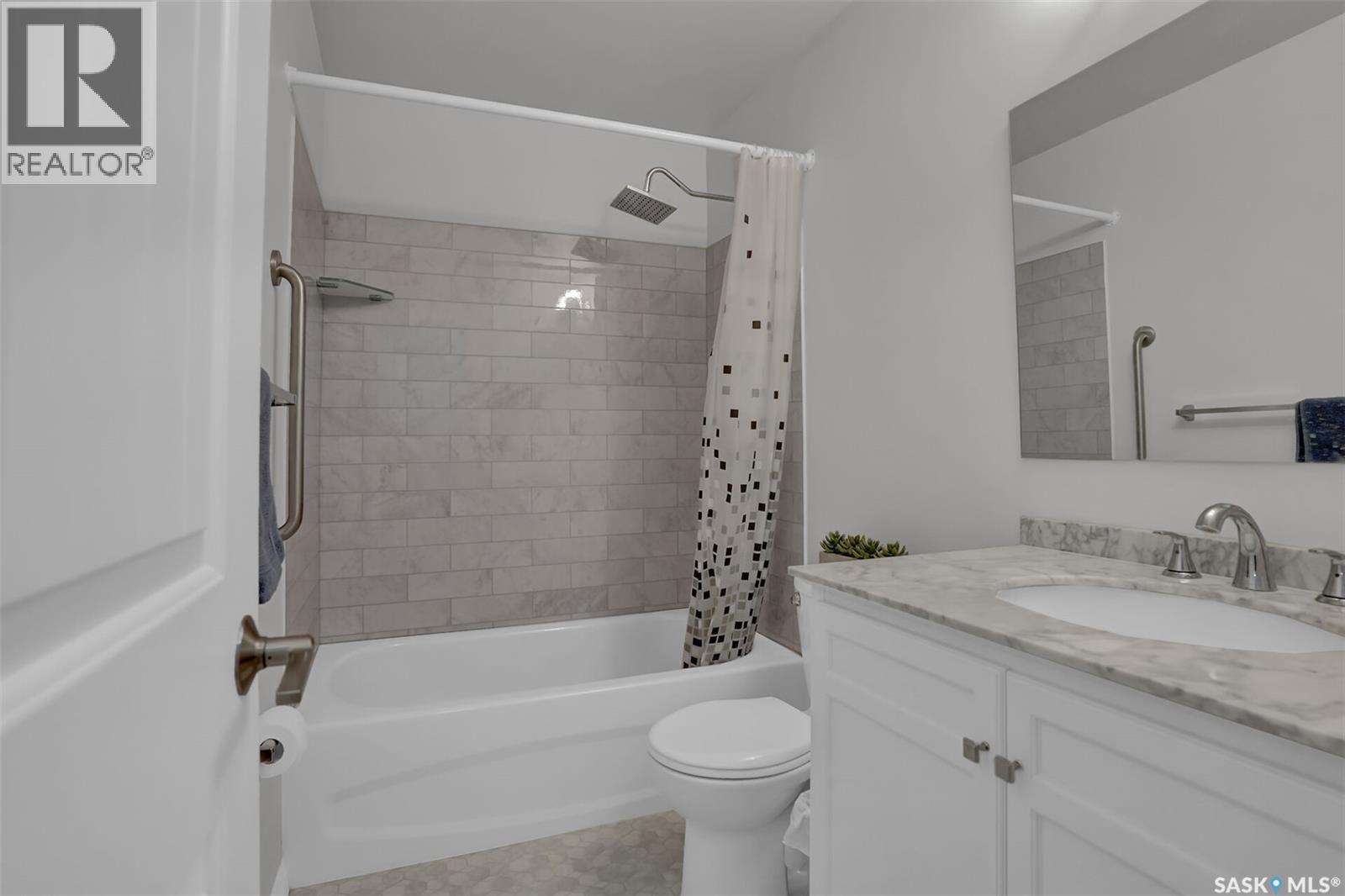 87 Hastings Crescent, Regina, SK - Indoor Photo Showing Bathroom