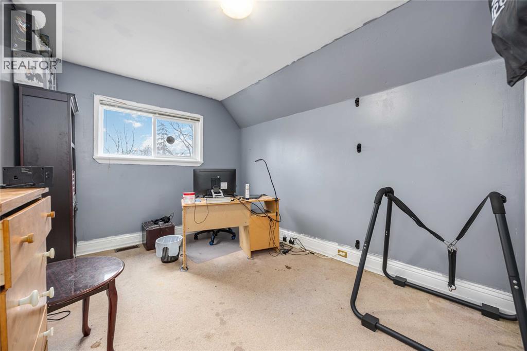 260 Mitton Street South, Sarnia, ON - Indoor