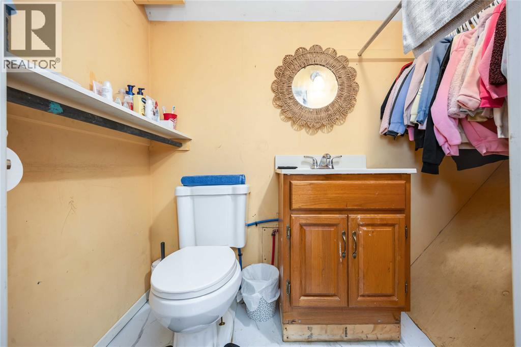 260 Mitton Street South, Sarnia, ON - Indoor