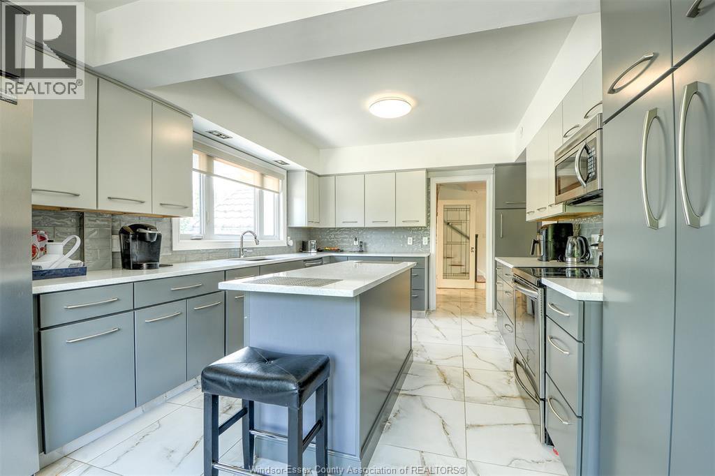 777 Front Road North, Amherstburg, ON - Indoor Photo Showing Kitchen