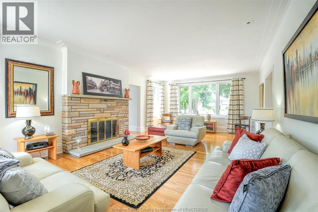 777 Front Road North, Amherstburg, ON - Indoor Photo Showing Living Room With Fireplace