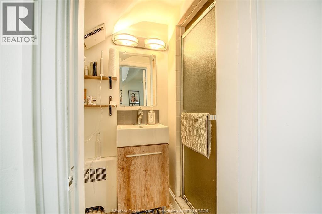 777 Front Road North, Amherstburg, ON - Indoor