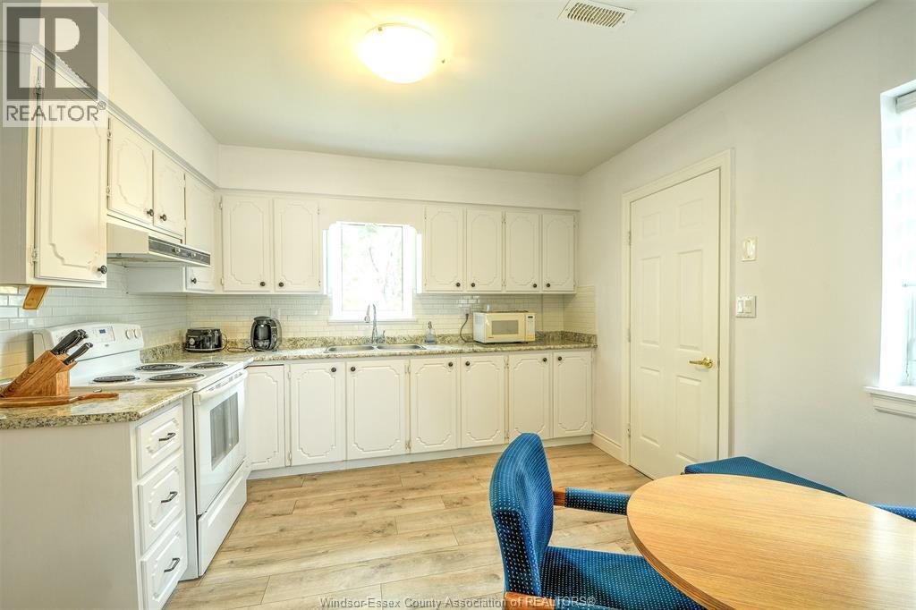 777 Front Road North, Amherstburg, ON - Indoor Photo Showing Kitchen With Double Sink