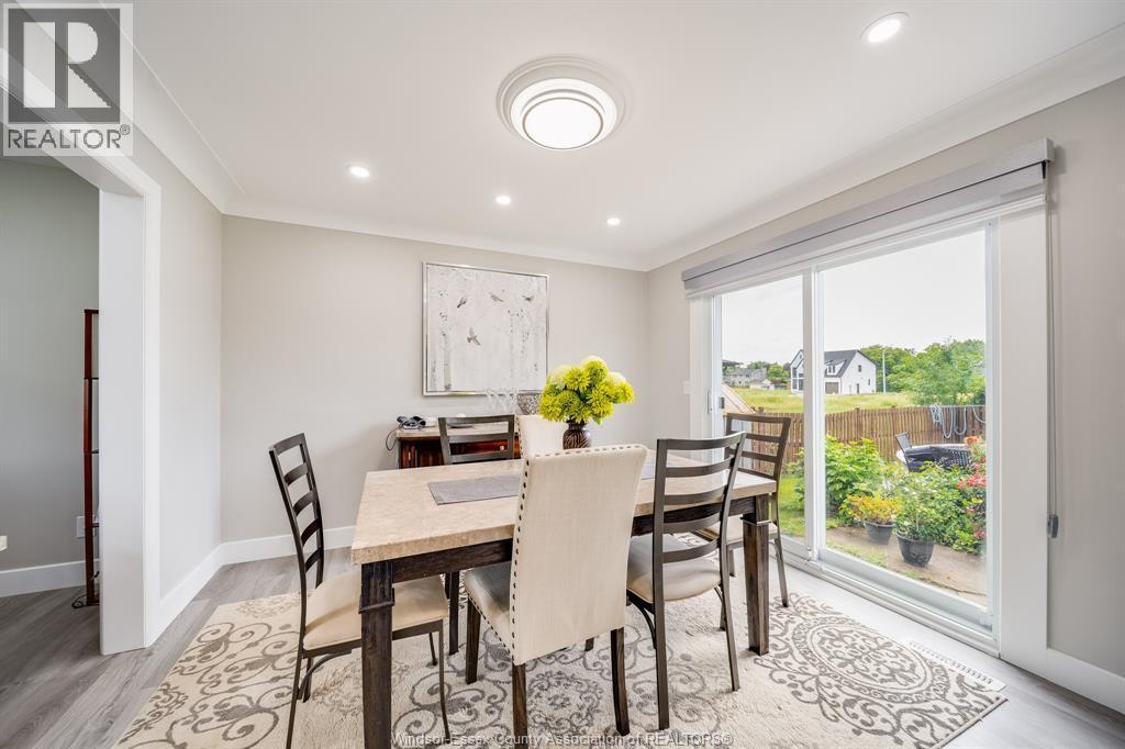 2405 Roxborough Boulevard, Windsor, ON - Indoor Photo Showing Dining Room