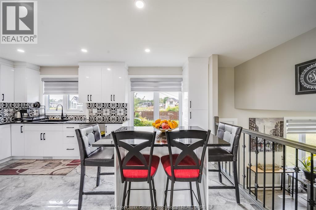 2405 Roxborough Boulevard, Windsor, ON - Indoor