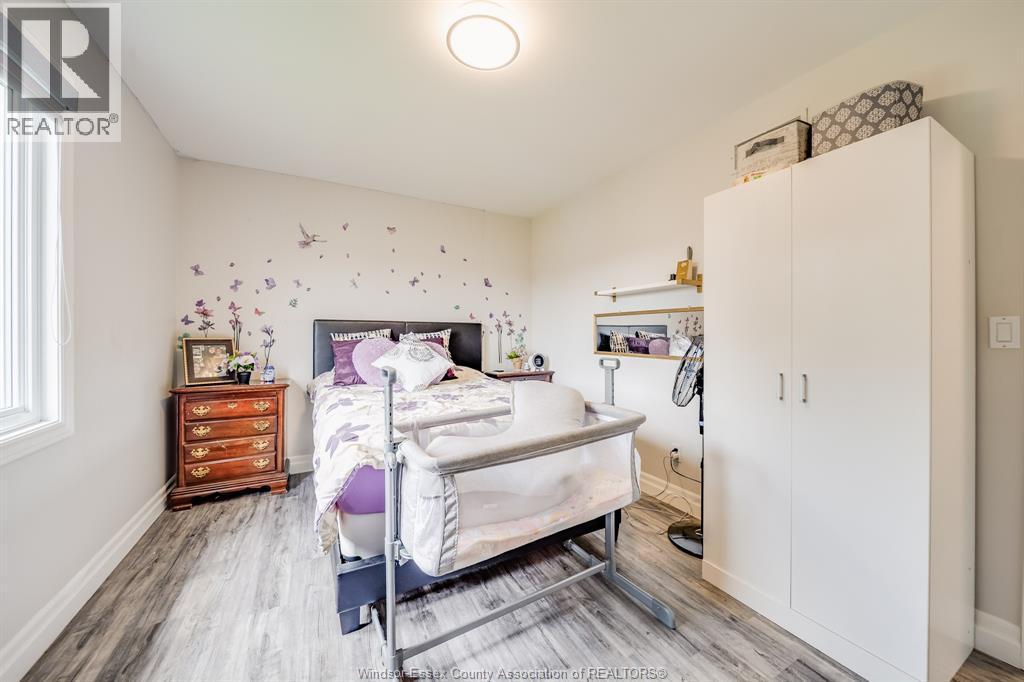 2405 Roxborough Boulevard, Windsor, ON - Indoor Photo Showing Bedroom