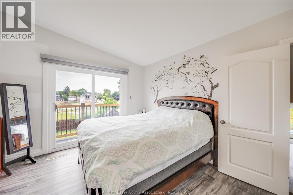2405 Roxborough Boulevard, Windsor, ON - Indoor Photo Showing Bedroom