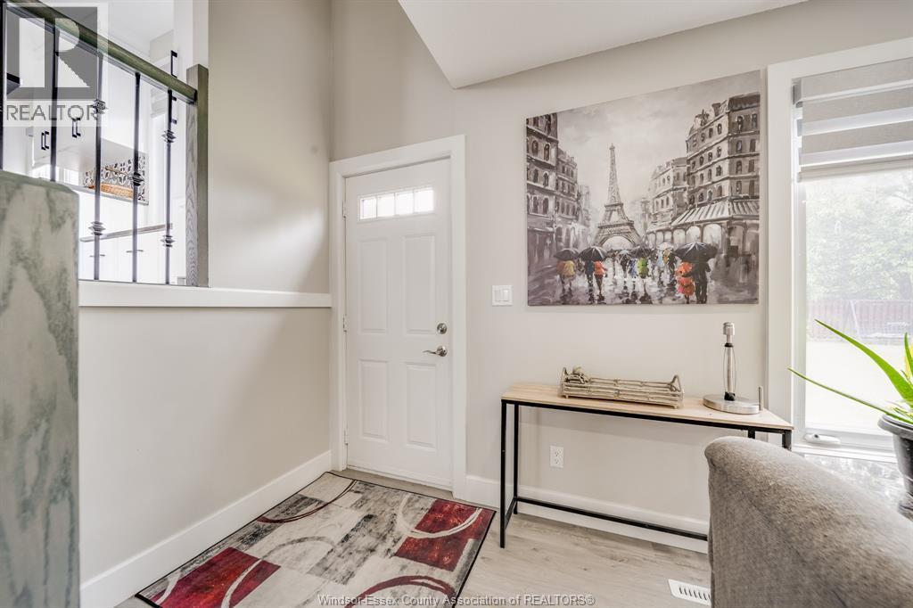 2405 Roxborough Boulevard, Windsor, ON - Indoor Photo Showing Other Room