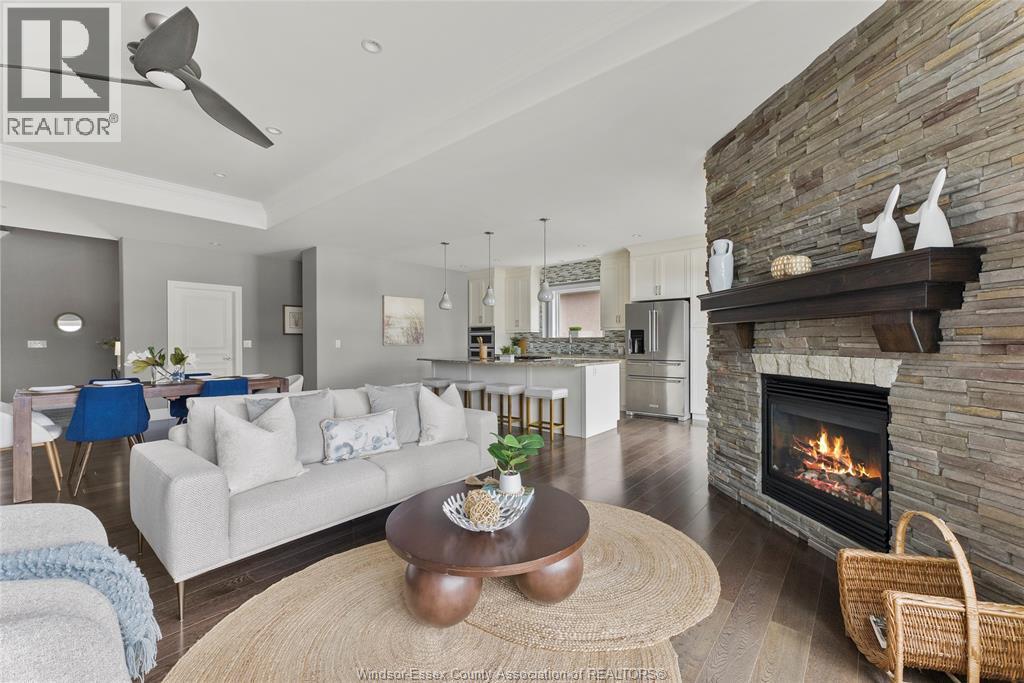 33 Montego Bay Crescent, Kingsville, ON - Indoor Photo Showing Living Room With Fireplace