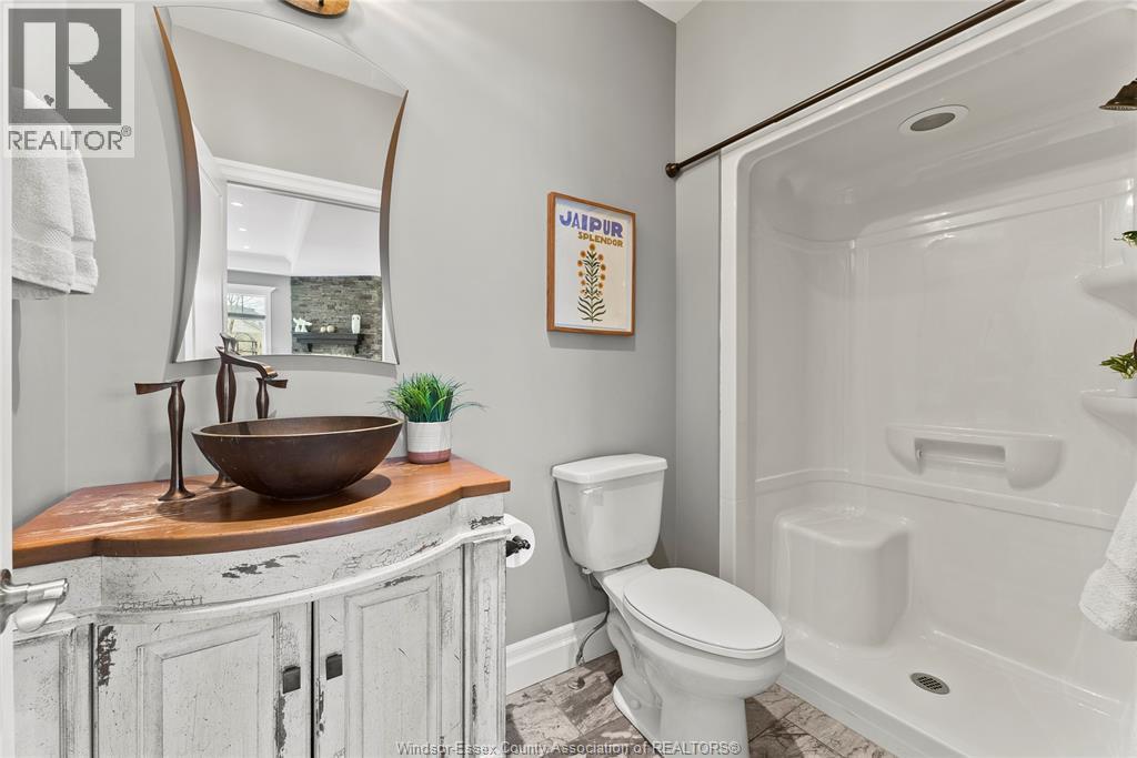 33 Montego Bay Crescent, Kingsville, ON - Indoor Photo Showing Bathroom