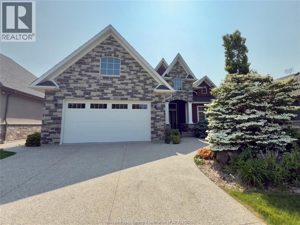 33 Montego Bay Crescent, Kingsville, ON - Outdoor With Facade
