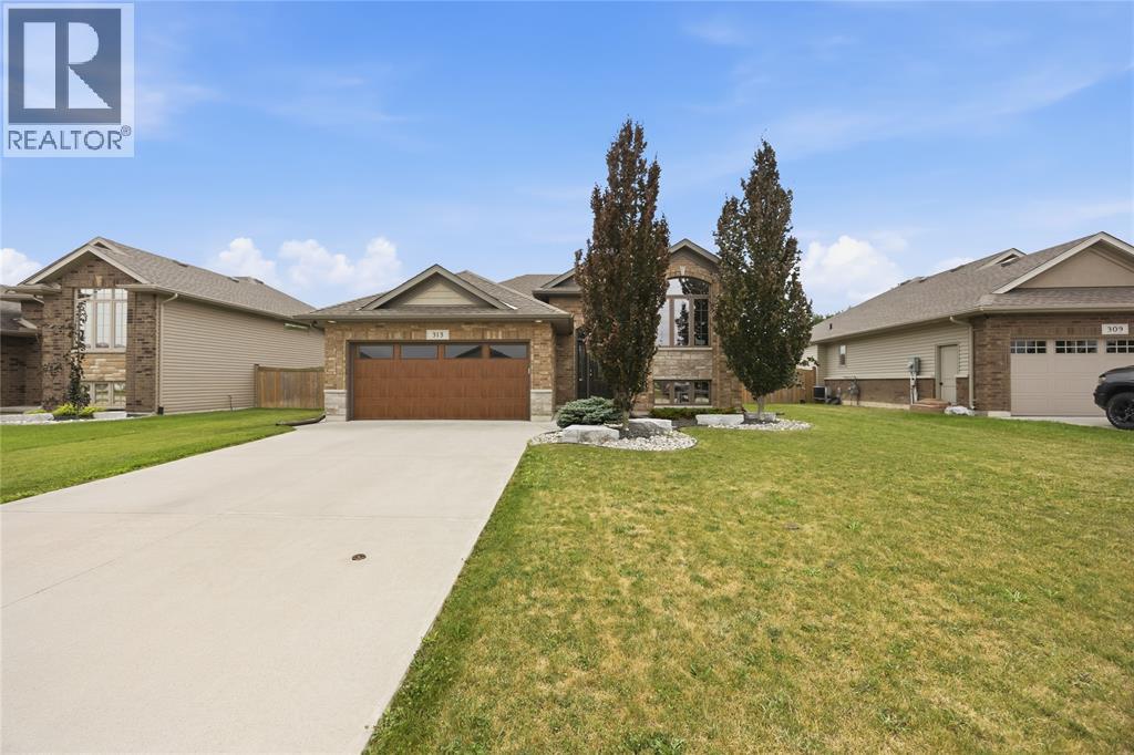 313 Citation Circle, St Clair, ON - Outdoor With Facade
