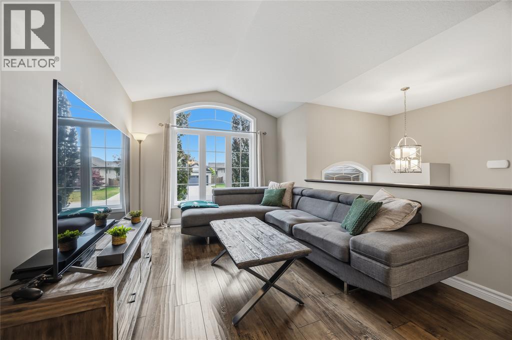313 Citation Circle, St Clair, ON - Indoor Photo Showing Living Room