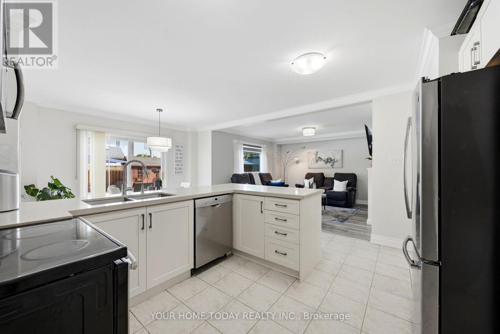 19 Mcnally Street, Halton Hills, ON - Indoor Photo Showing Kitchen
