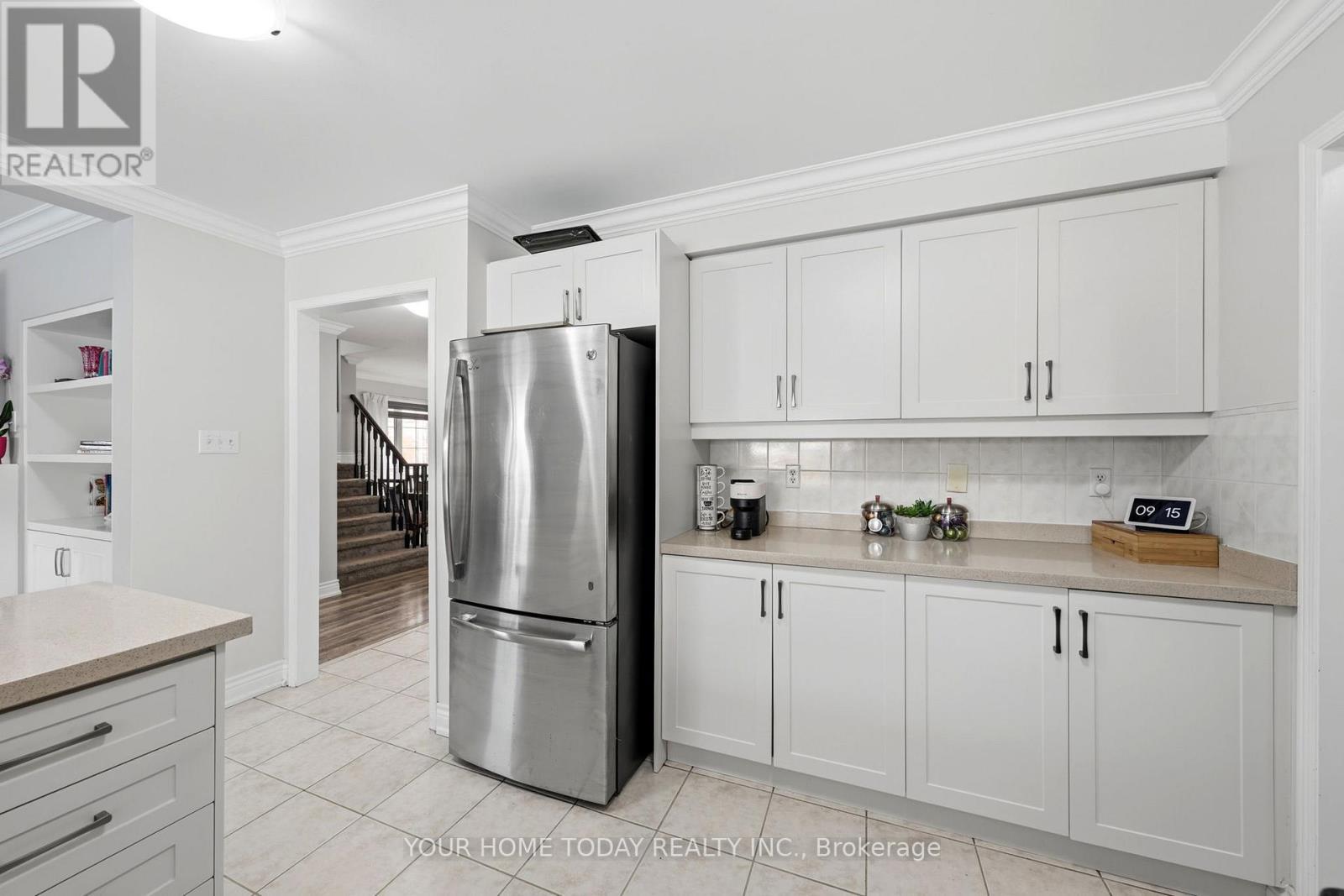 19 Mcnally Street, Halton Hills, ON - Indoor Photo Showing Kitchen